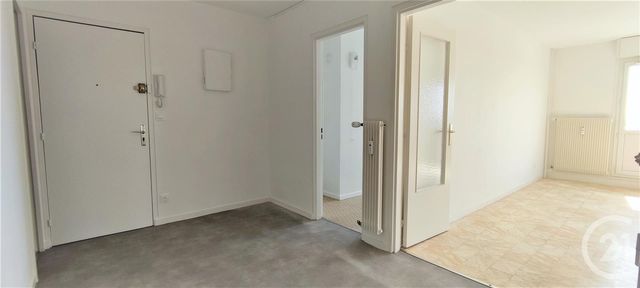 Appartement F5 à vendre - 5 pièces - 87.44 m2 - CHALONS EN CHAMPAGNE - 51 - CHAMPAGNE-ARDENNE - Century 21 Martinot Immobilier