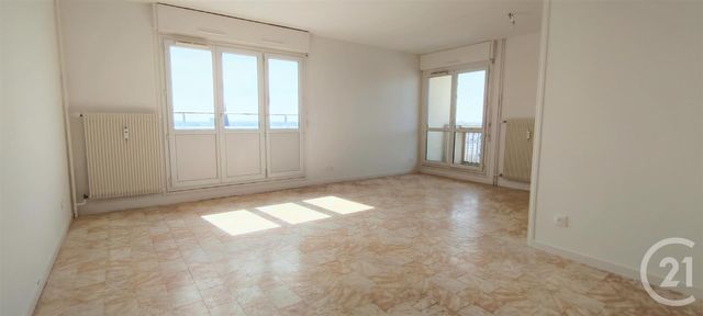 Appartement F5 à vendre - 5 pièces - 87.44 m2 - CHALONS EN CHAMPAGNE - 51 - CHAMPAGNE-ARDENNE - Century 21 Martinot Immobilier