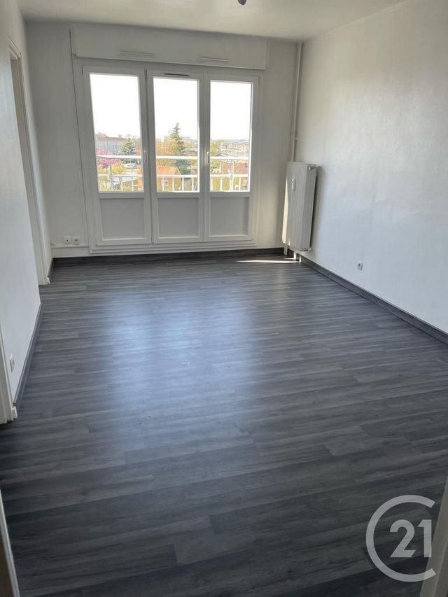 Appartement à louer ST MEMMIE