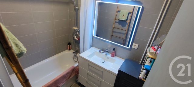 Appartement F3 à vendre - 3 pièces - 59.38 m2 - CHALONS EN CHAMPAGNE - 51 - CHAMPAGNE-ARDENNE - Century 21 Martinot Immobilier