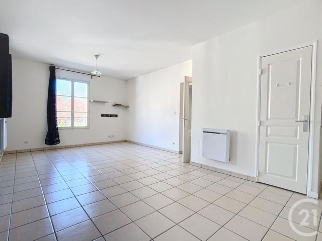 Appartement F4 à vendre - 4 pièces - 55.53 m2 - CHALONS EN CHAMPAGNE - 51 - CHAMPAGNE-ARDENNE - Century 21 Martinot Immobilier