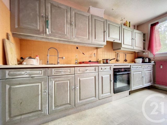 Appartement à louer - 4 pièces - 77.35 m2 - CHALONS EN CHAMPAGNE - 51 - CHAMPAGNE-ARDENNE - Century 21 Martinot Immobilier