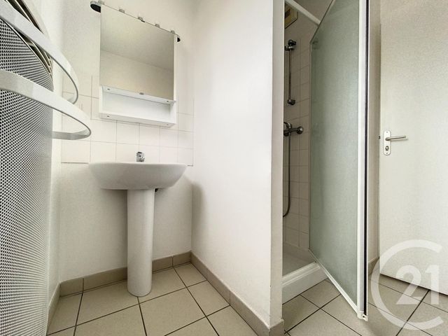 Appartement T4 à louer - 4 pièces - 108.0 m2 - SARRY - 51 - CHAMPAGNE-ARDENNE - Century 21 Martinot Immobilier