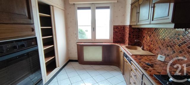 Appartement F3 à vendre - 3 pièces - 82.6 m2 - CHALONS EN CHAMPAGNE - 51 - CHAMPAGNE-ARDENNE - Century 21 Martinot Immobilier