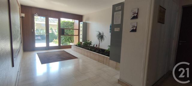 Appartement F3 à vendre - 3 pièces - 82.6 m2 - CHALONS EN CHAMPAGNE - 51 - CHAMPAGNE-ARDENNE - Century 21 Martinot Immobilier