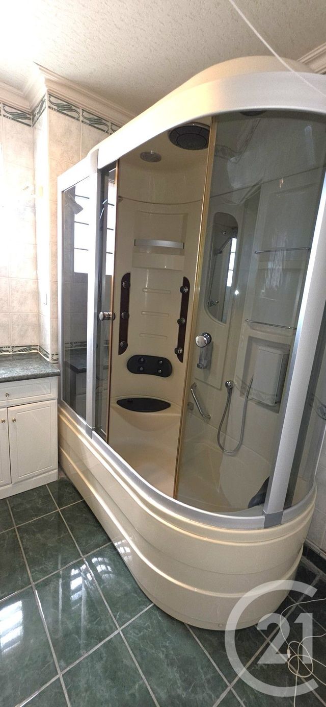 Appartement F3 à vendre - 3 pièces - 82.6 m2 - CHALONS EN CHAMPAGNE - 51 - CHAMPAGNE-ARDENNE - Century 21 Martinot Immobilier