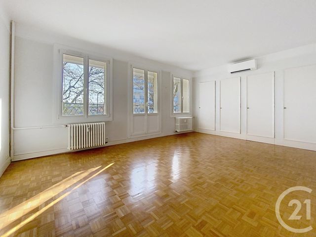 Appartement F4 à louer - 4 pièces - 116.0 m2 - CHALONS EN CHAMPAGNE - 51 - CHAMPAGNE-ARDENNE - Century 21 Martinot Immobilier