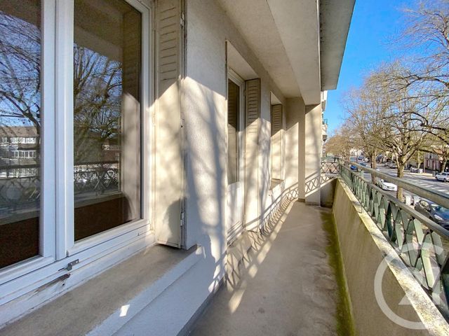 Appartement F4 à louer - 4 pièces - 116.0 m2 - CHALONS EN CHAMPAGNE - 51 - CHAMPAGNE-ARDENNE - Century 21 Martinot Immobilier
