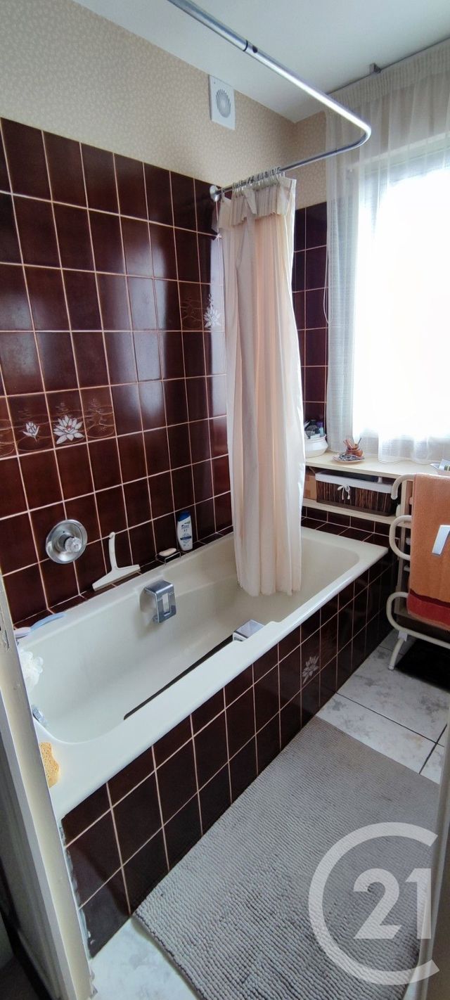 maison à vendre - 7 pièces - 168.0 m2 - FAGNIERES - 51 - CHAMPAGNE-ARDENNE - Century 21 Martinot Immobilier