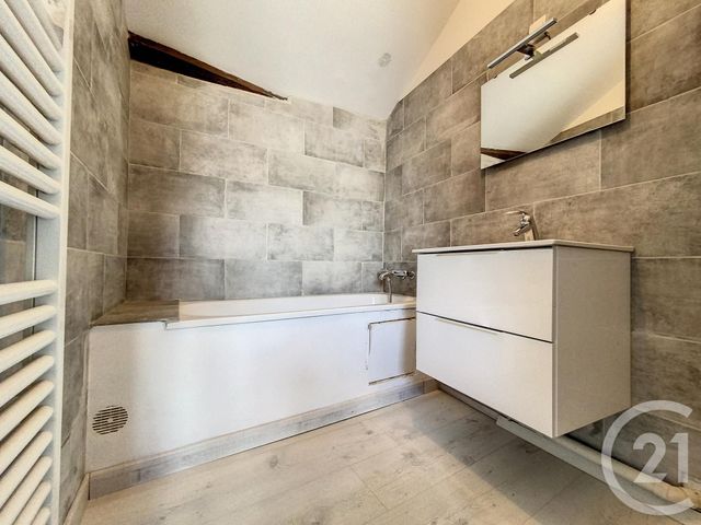 Appartement F2 à louer - 2 pièces - 76.53 m2 - CHALONS EN CHAMPAGNE - 51 - CHAMPAGNE-ARDENNE - Century 21 Martinot Immobilier