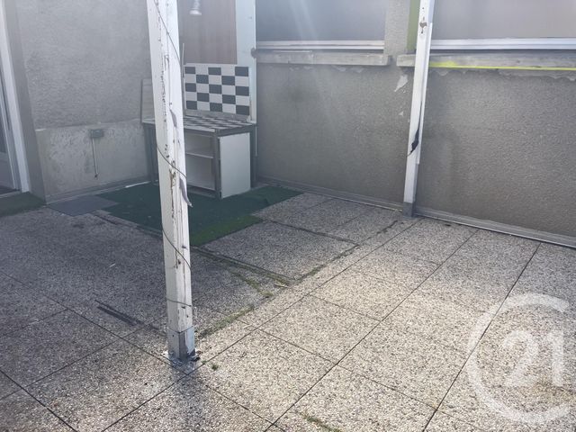 Appartement à vendre - 4 pièces - 80.02 m2 - CHALONS EN CHAMPAGNE - 51 - CHAMPAGNE-ARDENNE - Century 21 Martinot Immobilier