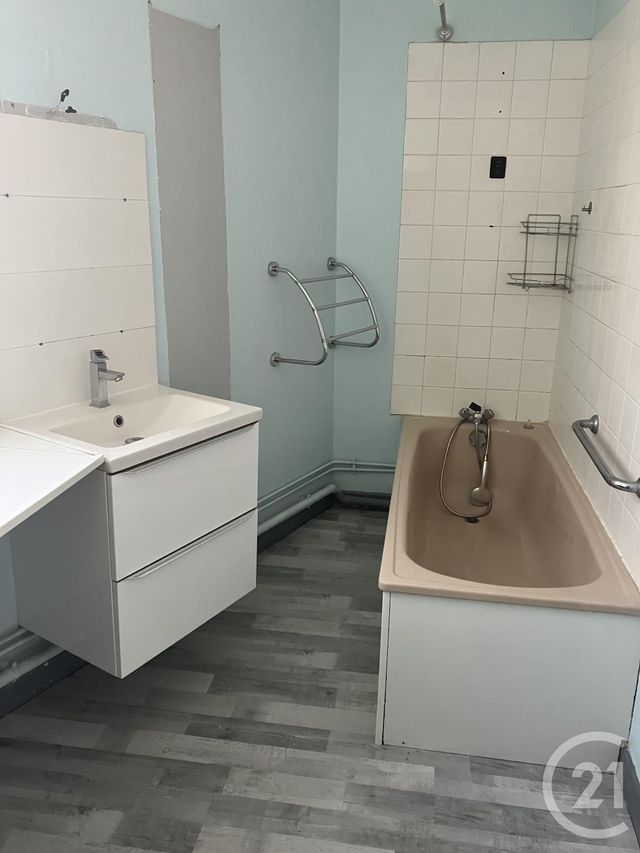 Appartement à vendre - 4 pièces - 80.02 m2 - CHALONS EN CHAMPAGNE - 51 - CHAMPAGNE-ARDENNE - Century 21 Martinot Immobilier