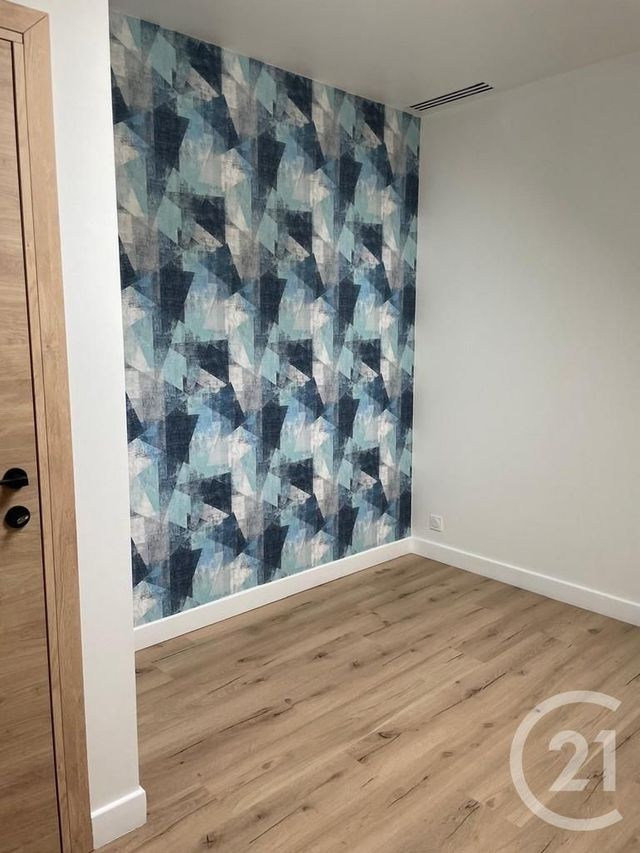 Appartement F5 à vendre - 5 pièces - 82.0 m2 - CHALONS EN CHAMPAGNE - 51 - CHAMPAGNE-ARDENNE - Century 21 Martinot Immobilier