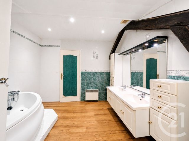 Appartement F4 à vendre - 4 pièces - 123.0 m2 - CHALONS EN CHAMPAGNE - 51 - CHAMPAGNE-ARDENNE - Century 21 Martinot Immobilier