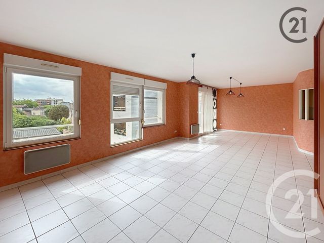 Appartement F5 à vendre - 5 pièces - 101.63 m2 - CHALONS EN CHAMPAGNE - 51 - CHAMPAGNE-ARDENNE - Century 21 Martinot Immobilier