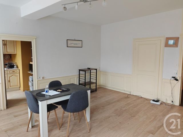 Afficher la photo en grand Appartement T2 à vendre - 2 pièces - 65.11 m2 - CHALONS EN CHAMPAGNE - 51 - CHAMPAGNE-ARDENNE - Century 21 Martinot Immobilier
