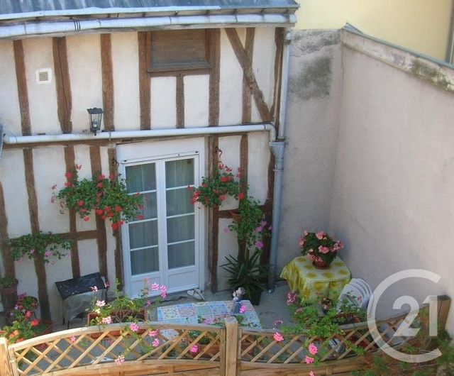 Afficher la photo en grand Appartement T2 à vendre - 2 pièces - 65.11 m2 - CHALONS EN CHAMPAGNE - 51 - CHAMPAGNE-ARDENNE - Century 21 Martinot Immobilier