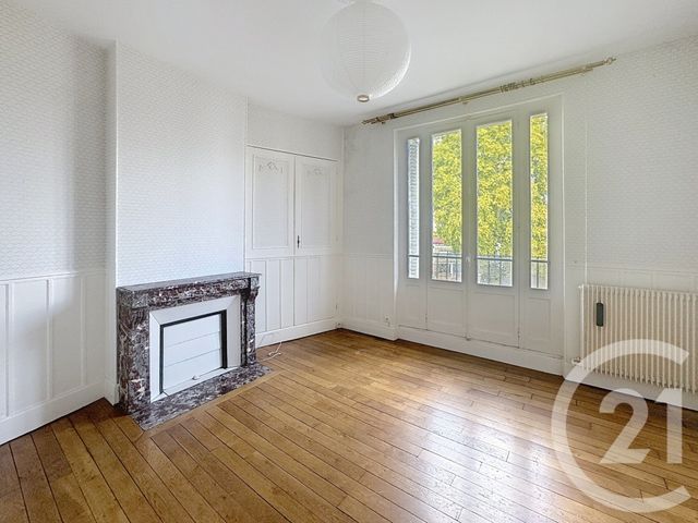Appartement F3 à louer - 3 pièces - 80.77 m2 - CHALONS EN CHAMPAGNE - 51 - CHAMPAGNE-ARDENNE - Century 21 Martinot Immobilier