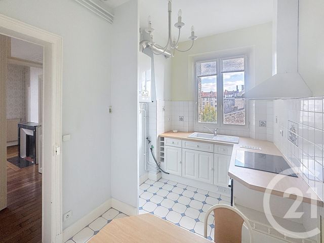 Appartement F3 à louer - 3 pièces - 80.77 m2 - CHALONS EN CHAMPAGNE - 51 - CHAMPAGNE-ARDENNE - Century 21 Martinot Immobilier