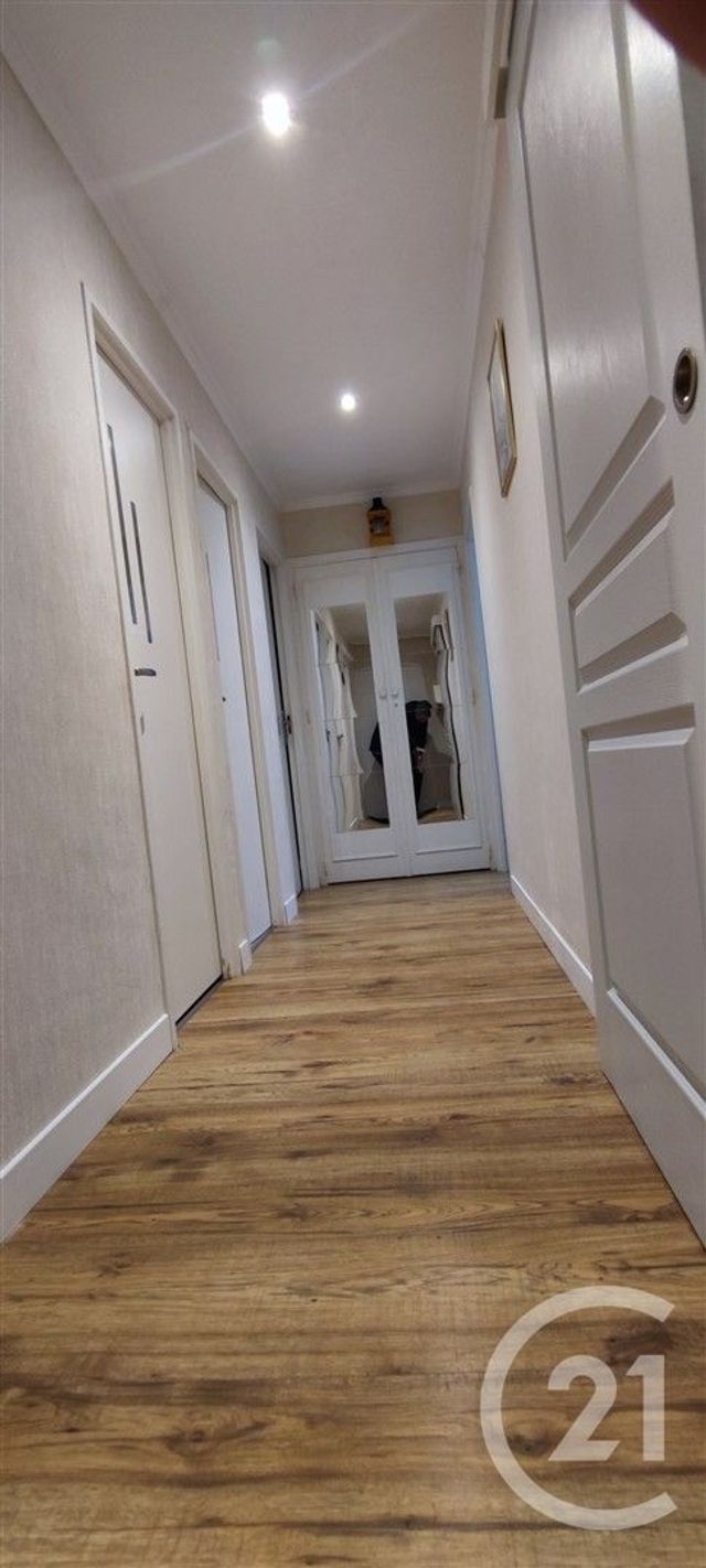 Appartement F3 à vendre - 5 pièces - 65.0 m2 - CHALONS EN CHAMPAGNE - 51 - CHAMPAGNE-ARDENNE - Century 21 Martinot Immobilier