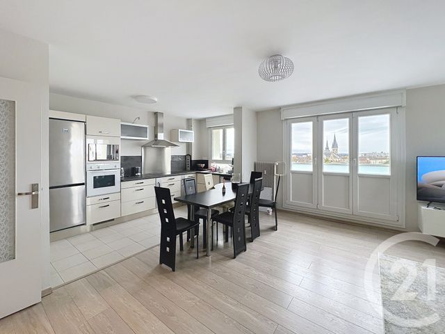 Appartement F4 à louer - 5 pièces - 95.55 m2 - ST MEMMIE - 51 - CHAMPAGNE-ARDENNE - Century 21 Martinot Immobilier