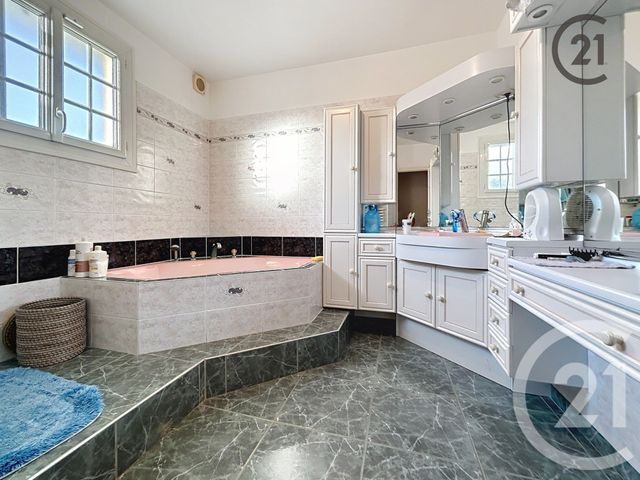 maison à vendre - 8 pièces - 144.0 m2 - SARRY - 51 - CHAMPAGNE-ARDENNE - Century 21 Martinot Immobilier