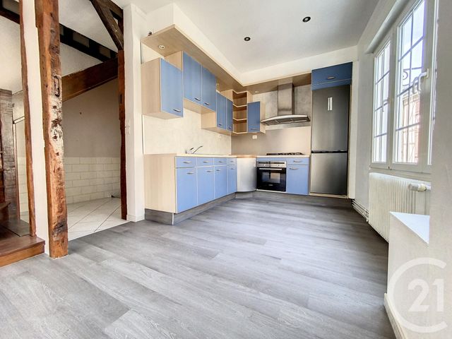 Appartement Duplex à louer - 3 pièces - 74.26 m2 - CHALONS EN CHAMPAGNE - 51 - CHAMPAGNE-ARDENNE - Century 21 Martinot Immobilier