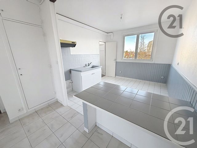 Appartement F4 à vendre - 4 pièces - 77.82 m2 - CHALONS EN CHAMPAGNE - 51 - CHAMPAGNE-ARDENNE - Century 21 Martinot Immobilier