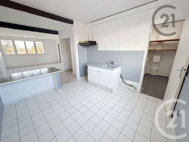 Appartement F4 à vendre - 4 pièces - 77.82 m2 - CHALONS EN CHAMPAGNE - 51 - CHAMPAGNE-ARDENNE - Century 21 Martinot Immobilier