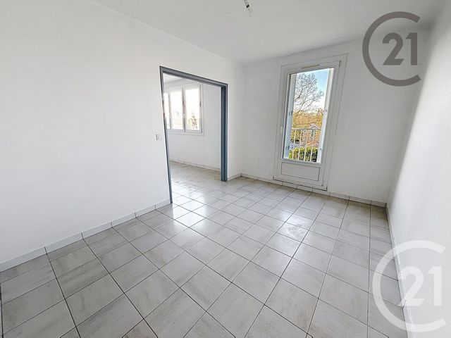 Appartement F4 à vendre - 4 pièces - 77.82 m2 - CHALONS EN CHAMPAGNE - 51 - CHAMPAGNE-ARDENNE - Century 21 Martinot Immobilier