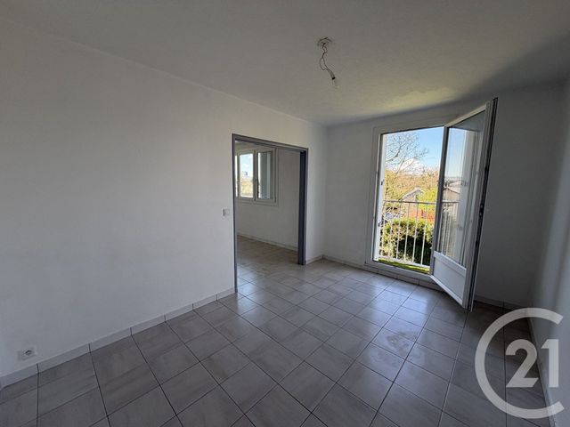 Appartement F4 à vendre - 4 pièces - 77.82 m2 - CHALONS EN CHAMPAGNE - 51 - CHAMPAGNE-ARDENNE - Century 21 Martinot Immobilier