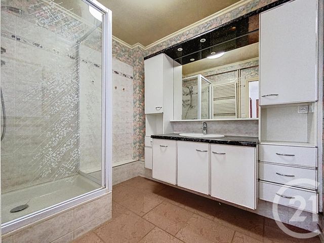 Appartement F4 à louer - 4 pièces - 110.22 m2 - CHALONS EN CHAMPAGNE - 51 - CHAMPAGNE-ARDENNE - Century 21 Martinot Immobilier