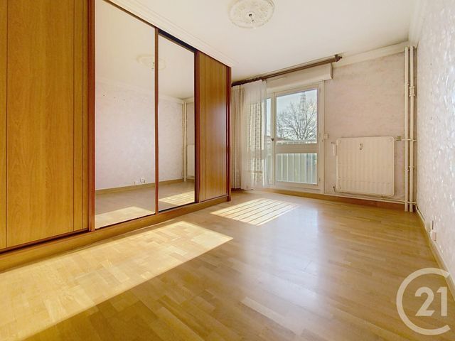 Appartement F4 à louer - 4 pièces - 110.22 m2 - CHALONS EN CHAMPAGNE - 51 - CHAMPAGNE-ARDENNE - Century 21 Martinot Immobilier