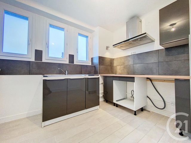 Appartement F4 à louer - 4 pièces - 64.68 m2 - CHALONS EN CHAMPAGNE - 51 - CHAMPAGNE-ARDENNE - Century 21 Martinot Immobilier