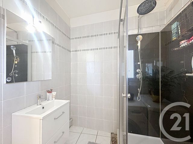 Appartement F3 à vendre - 3 pièces - 73.74 m2 - CHALONS EN CHAMPAGNE - 51 - CHAMPAGNE-ARDENNE - Century 21 Martinot Immobilier