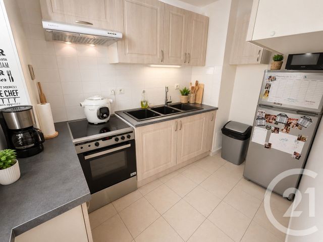 Appartement F4 à vendre - 4 pièces - 77.28 m2 - CHALONS EN CHAMPAGNE - 51 - CHAMPAGNE-ARDENNE - Century 21 Martinot Immobilier