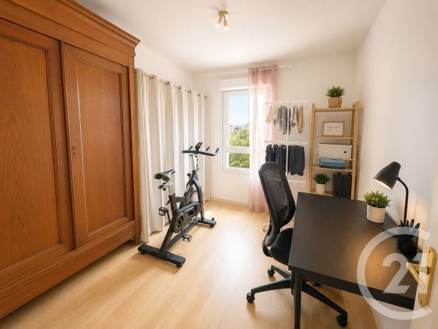 Appartement F4 à vendre - 4 pièces - 77.28 m2 - CHALONS EN CHAMPAGNE - 51 - CHAMPAGNE-ARDENNE - Century 21 Martinot Immobilier