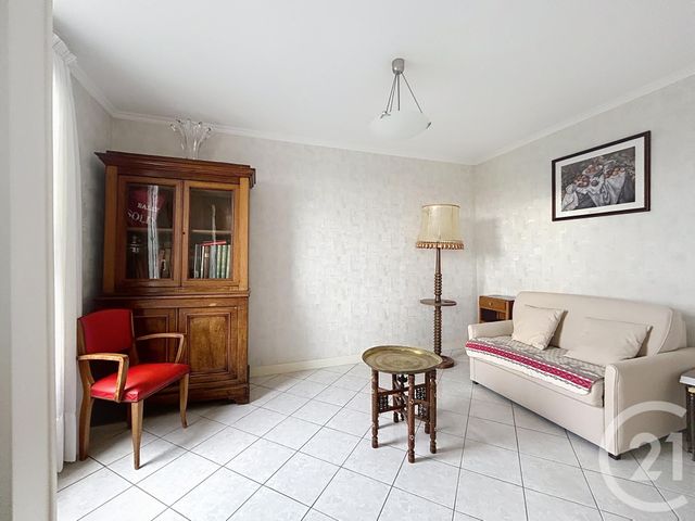 Appartement à vendre - 4 pièces - 77.53 m2 - CHALONS EN CHAMPAGNE - 51 - CHAMPAGNE-ARDENNE - Century 21 Martinot Immobilier