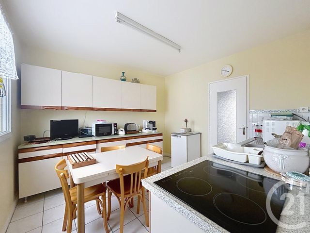 Appartement à vendre - 4 pièces - 77.53 m2 - CHALONS EN CHAMPAGNE - 51 - CHAMPAGNE-ARDENNE - Century 21 Martinot Immobilier