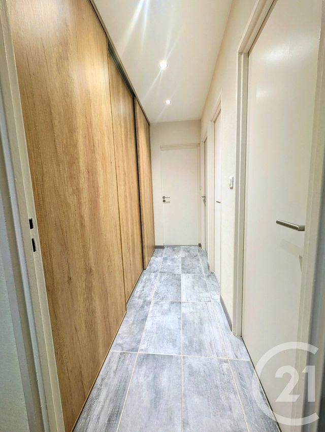 Appartement F3 à vendre - 4 pièces - 73.7 m2 - FAGNIERES - 51 - CHAMPAGNE-ARDENNE - Century 21 Martinot Immobilier