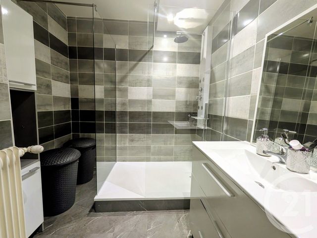 Appartement F3 à vendre - 4 pièces - 73.7 m2 - FAGNIERES - 51 - CHAMPAGNE-ARDENNE - Century 21 Martinot Immobilier