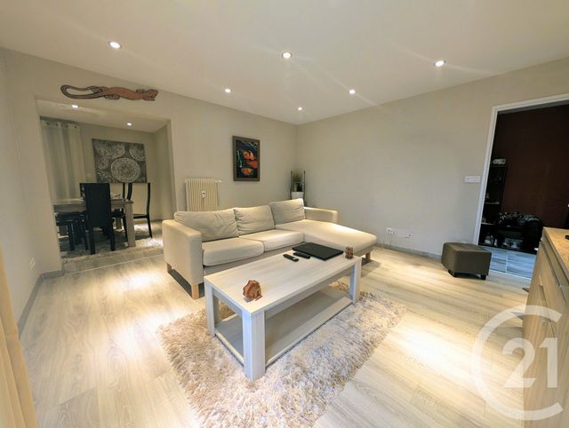 Appartement F3 à vendre - 4 pièces - 73.7 m2 - FAGNIERES - 51 - CHAMPAGNE-ARDENNE - Century 21 Martinot Immobilier