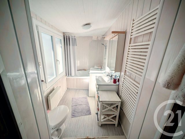 Appartement F4 à vendre - 5 pièces - 63.5 m2 - ST MEMMIE - 51 - CHAMPAGNE-ARDENNE - Century 21 Martinot Immobilier