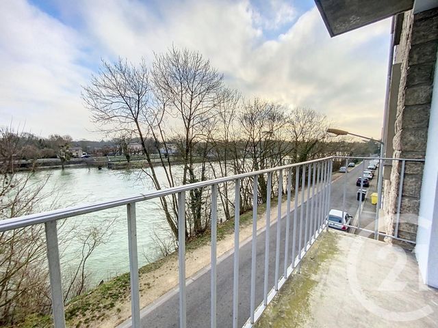 Appartement à louer - 4 pièces - 65.6 m2 - CHALONS EN CHAMPAGNE - 51 - CHAMPAGNE-ARDENNE - Century 21 Martinot Immobilier
