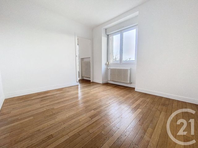 Appartement à louer - 4 pièces - 65.6 m2 - CHALONS EN CHAMPAGNE - 51 - CHAMPAGNE-ARDENNE - Century 21 Martinot Immobilier