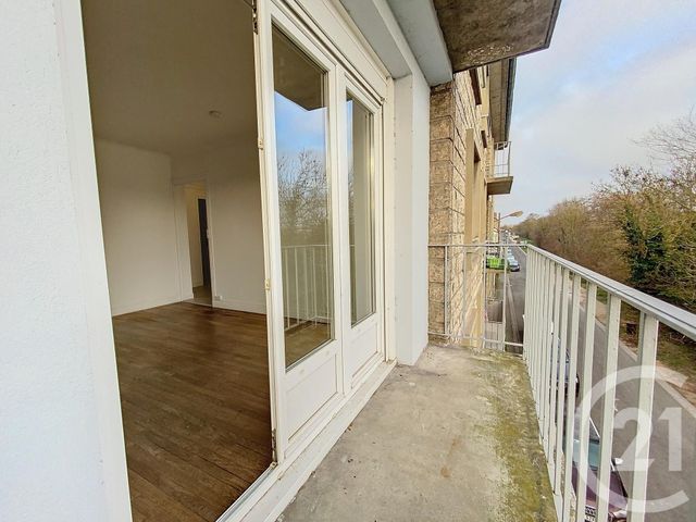 Appartement à louer - 4 pièces - 65.6 m2 - CHALONS EN CHAMPAGNE - 51 - CHAMPAGNE-ARDENNE - Century 21 Martinot Immobilier