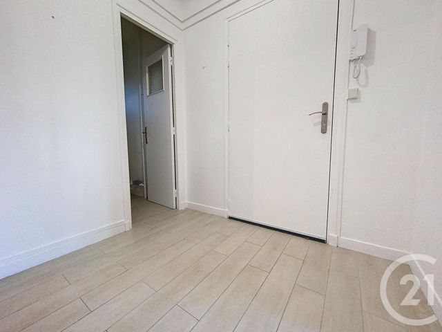 Appartement à louer - 4 pièces - 65.6 m2 - CHALONS EN CHAMPAGNE - 51 - CHAMPAGNE-ARDENNE - Century 21 Martinot Immobilier