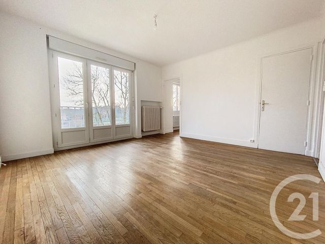 Appartement à louer - 4 pièces - 65.6 m2 - CHALONS EN CHAMPAGNE - 51 - CHAMPAGNE-ARDENNE - Century 21 Martinot Immobilier