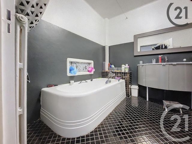 Appartement F5 à vendre - 5 pièces - 117.07 m2 - CHALONS EN CHAMPAGNE - 51 - CHAMPAGNE-ARDENNE - Century 21 Martinot Immobilier