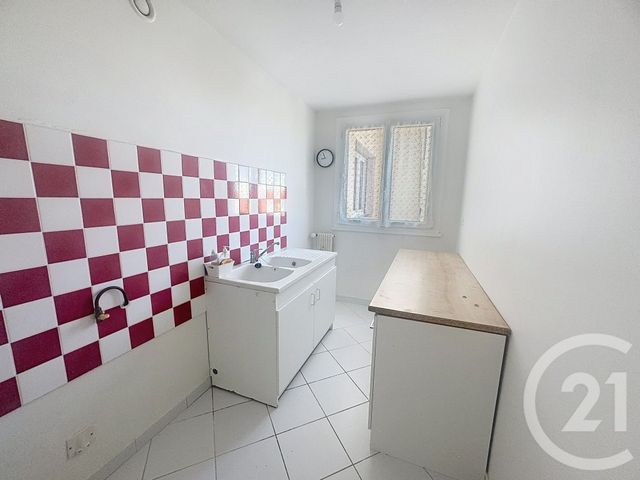 Appartement F3 à louer - 3 pièces - 59.56 m2 - CHALONS EN CHAMPAGNE - 51 - CHAMPAGNE-ARDENNE - Century 21 Martinot Immobilier